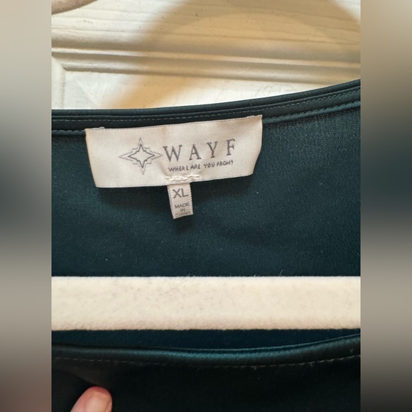 Wayf dark green blouse with feathery fringe size XL brand new! - Picture 4 of 4